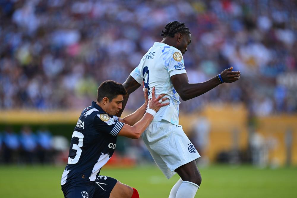 上赛季场均20分9.6板！媒体人：江苏签下前江西外援罗伯特