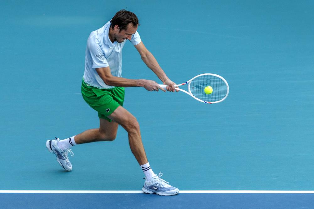 第21圈，诺里斯连过安东内利、塞恩斯、斯特罗尔、劳森，直接上到第4。